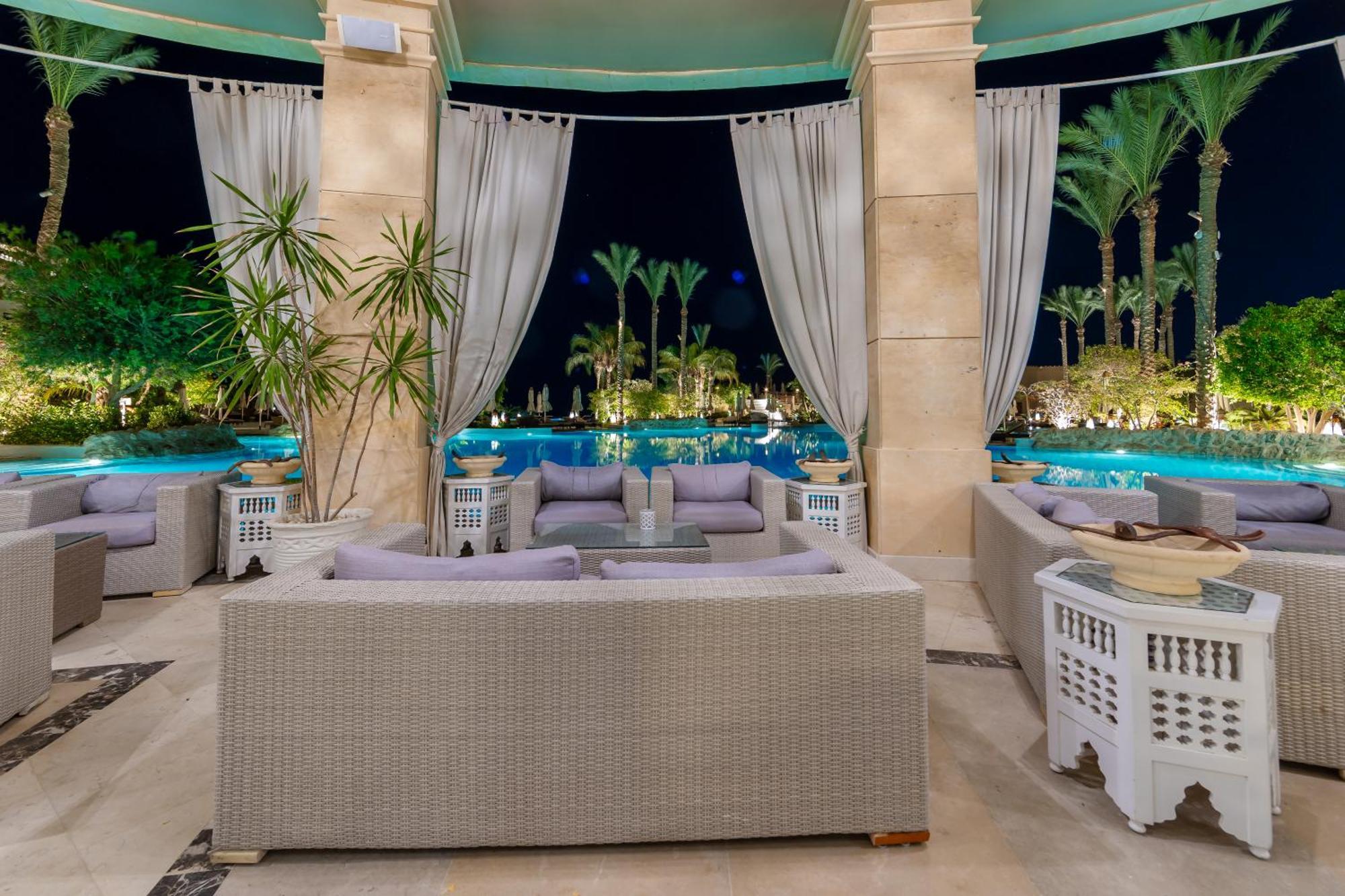 The Makadi Spa Hotel - Couples Only 18 Years Plus Χουργκάντα Εξωτερικό φωτογραφία The pool at the Royal Mirage