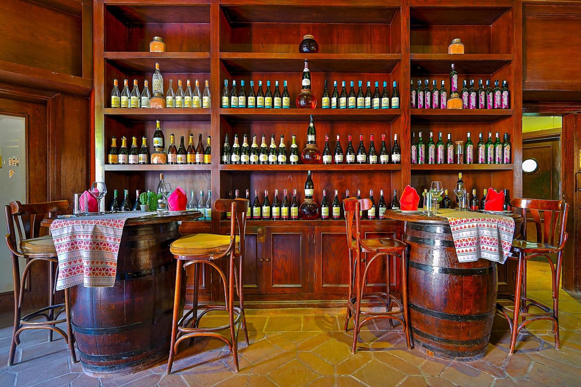 The Makadi Spa Hotel - Couples Only 18 Years Plus Χουργκάντα Εξωτερικό φωτογραφία A wine bar in Spain