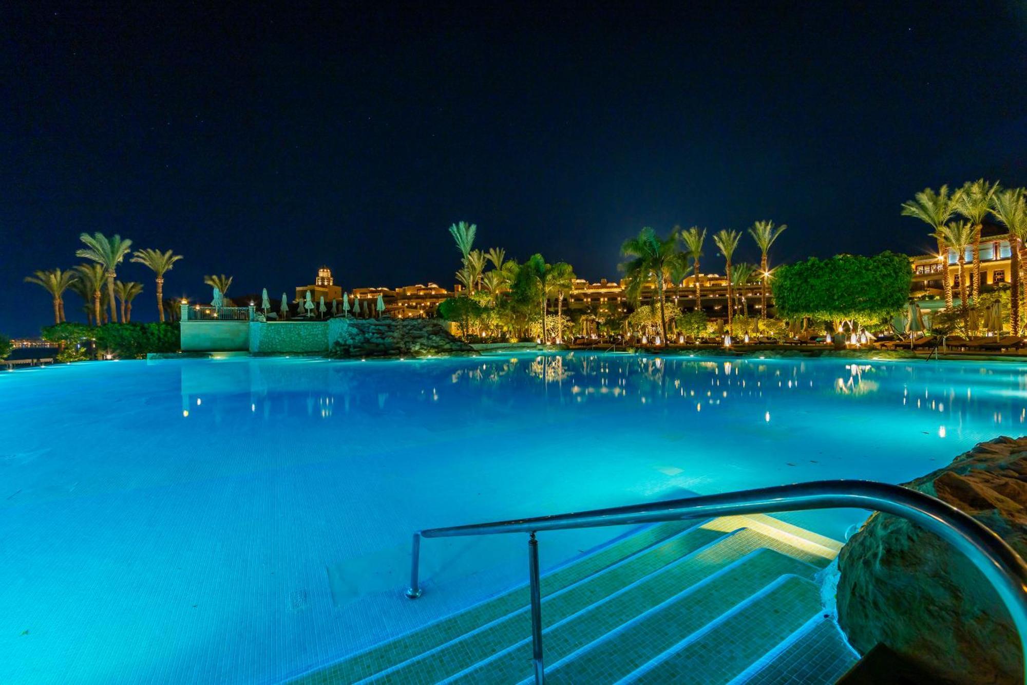The Makadi Spa Hotel - Couples Only 18 Years Plus Χουργκάντα Εξωτερικό φωτογραφία The pool at the Hilton Sharm El Menah